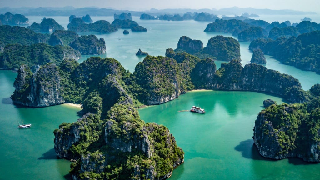 Halong Bay weather in spring