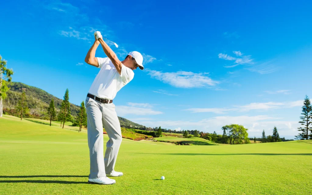 Championship golf and an overnight Ha Long Bay cruise on the Weekend Golf & Cruise journey